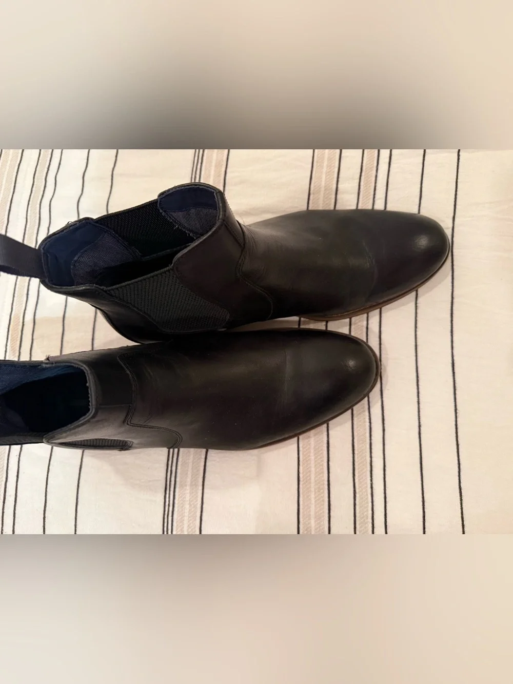 Johnston & Murphy Black Leather Chukka Chelsea Boots